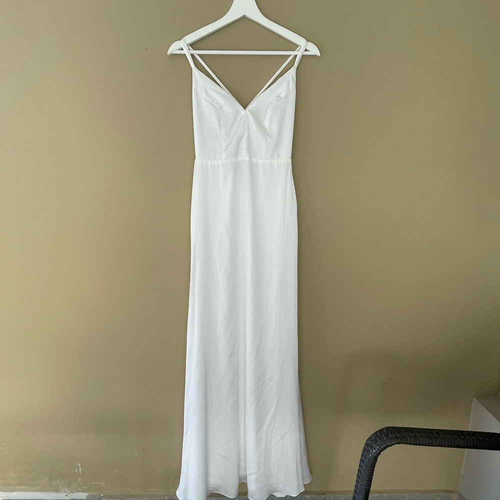 Beautiful Lulu’s White Dress Open Back